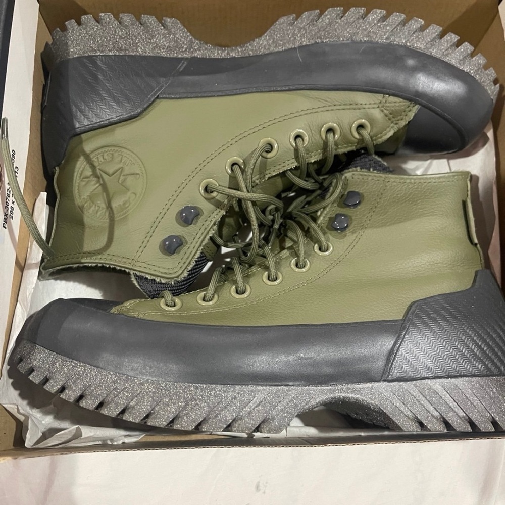 Converse Women’s Olive Green Lace-Up Platform Sneakers